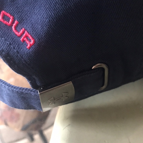 Under amour hat - Picture 3 of 7